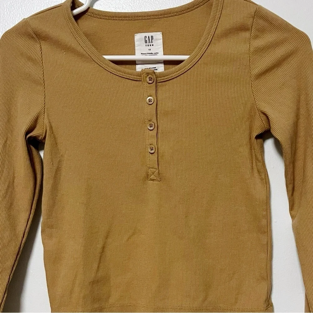 Gap Teen • Tan Brown Henley Crop Long Sleeve Top